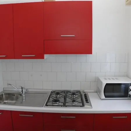 Apartment Functional For Five Guests In *