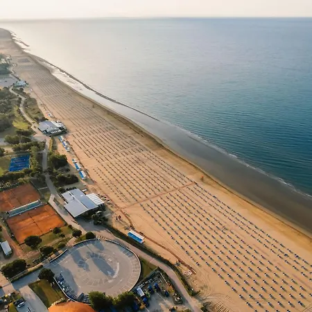 Functional For Five Guests In Bibione